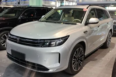 Hima AITO M7 · 2024 год