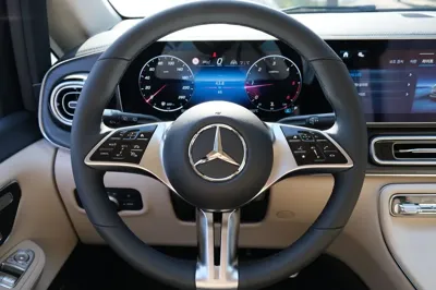 Mercedes-Benz V-Class 2025, 46 км, за 170000000 KRW - фото 10