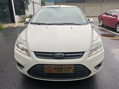 Ford Focus 2014, 120000 км, за 9800 CNY
