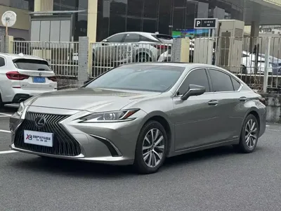 Lexus ES · 2019 год