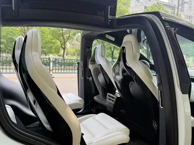 Tesla Model X 2017, 93000 км, за 138800 CNY - фото 9