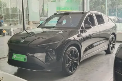 Nio EC7 · 2023 год