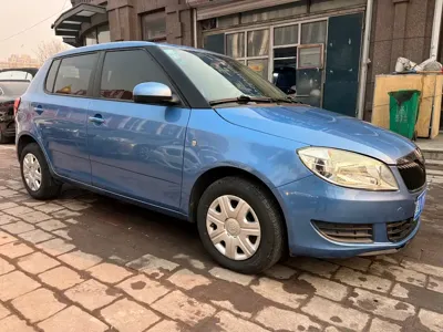 Skoda Fabia 2014, 110000 км, за 15500 CNY