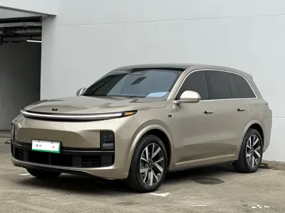 Li Auto Li L8 · 2023 год