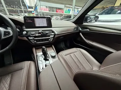 BMW 5 Series 2022, 81000 км, за 208000 CNY - фото 26
