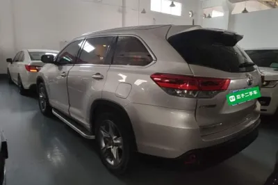 Toyota Highlander 2018, 37900 км, за 168256.54 CNY