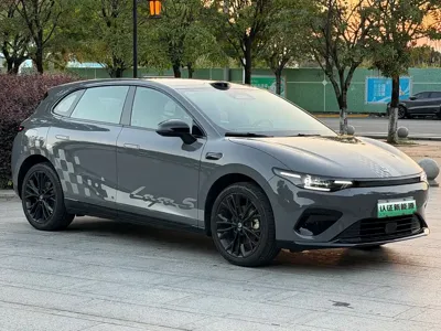 Leapmotor 零跑Lafa5 2025, 8000 км, за 89800 CNY