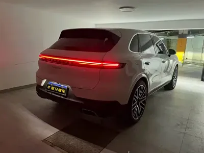 Porsche Cayenne 2024, 20000 км, за 686800 CNY