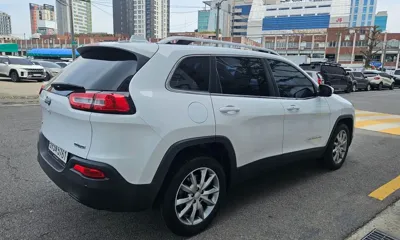 Jeep Cherokee 2018, 70000 км, за 12500000 KRW - фото 2