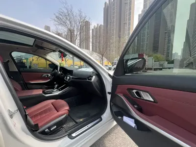 BMW 3 Series 2021, 90000 км, за 107000 CNY