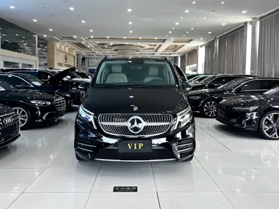 Mercedes-Benz V-Class 2023, 23000 км, за 338500 CNY