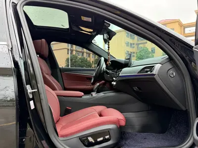 BMW 5 Series 2023, 23300 км, за 279800 CNY - фото 8