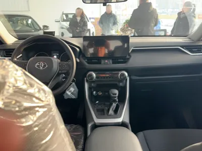 Toyota RAV4 2024, 100 км, за 132269.27 CNY - фото 9