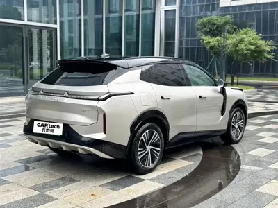Lynk & Co 08 EM-P 2024, 22000 км, за 128000 CNY