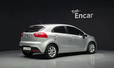 Kia Pride 2012, 57972 км, за 4200000 KRW