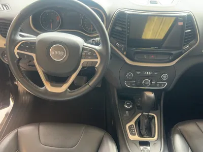 Jeep Cherokee 2016, 116200 км, за 51750.46 CNY - фото 11
