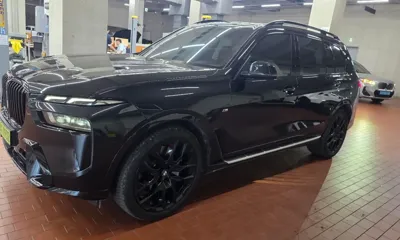 BMW X7 · 2025 год