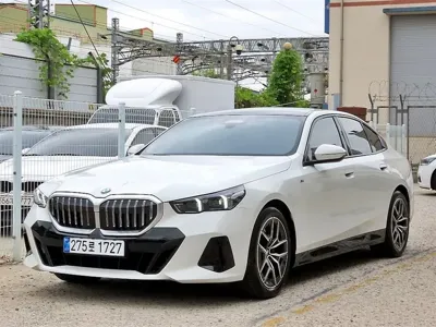 BMW 5-Series 2025, 9500 км, за 67500000 KRW