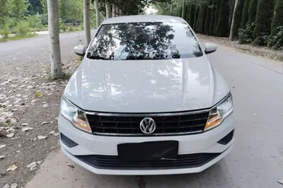Volkswagen Jetta 2017, 100200 км, за 36844.99 CNY