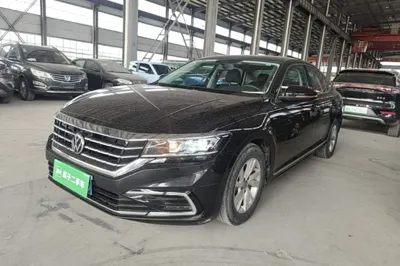 Volkswagen Passat 2021, 79700 км, за 83275.12 CNY - фото 1