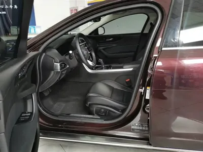 Jaguar XEL 2021, 25299 км, за 115800 CNY - фото 9