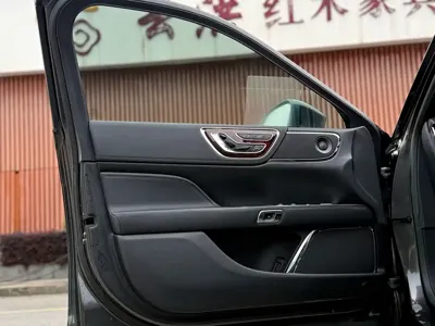 Lincoln Continental 2018, 102600 км, за 93800 CNY - фото 12
