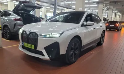 BMW iX · 2025 год