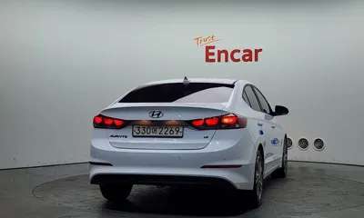 Hyundai Avante 2018, 82204 км, за 11500000 KRW