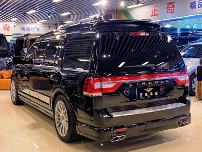 Lincoln Navigator 2018, 180000 км, за 218000 CNY