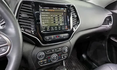 Jeep Cherokee 2019, 62807 км, за 17500000 KRW - фото 15