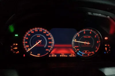 BMW 3 Series 2019, 91400 км, за 87693.8 CNY - фото 12