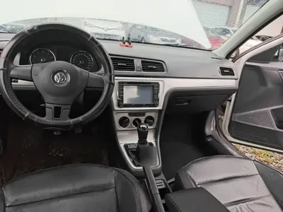 Volkswagen Lavida 2016, 65800 км, за 22799 CNY - фото 10