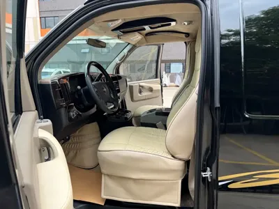 GMC Savana 2012, 130000 км, за 79800 CNY - фото 6