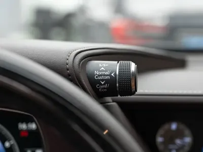 Lexus LS 2019, 145000 км, за 229600 CNY - фото 21