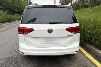 Volkswagen Touran 2016, 78700 км, за 66123.85 CNY