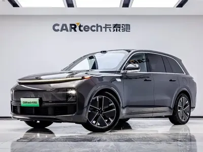 Li Auto Li L8 · 2025 год