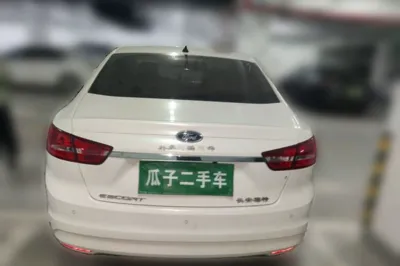 Ford Escort 2015, 59600 км, за 36532.29 CNY