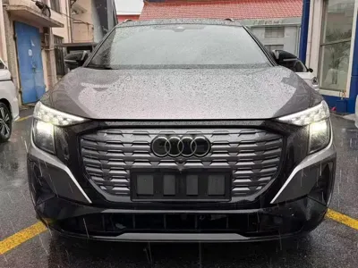 Audi Q5 e-tron 2023, 60000 км, за 139800 CNY