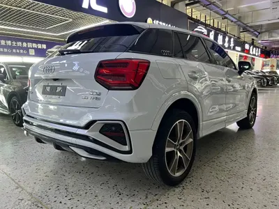 Audi Q2L 2022, 29000 км, за 119800 CNY