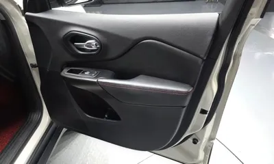 Jeep Cherokee 2019, 85544 км, за 16500000 KRW - фото 24