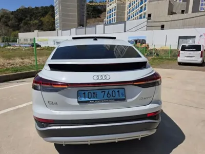 Audi Q4 e-tron 2022, 62443 км, за 9020000 KRW