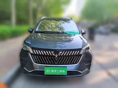 Wuling Jiachen 2022, 44100 км, за 45288.07 CNY