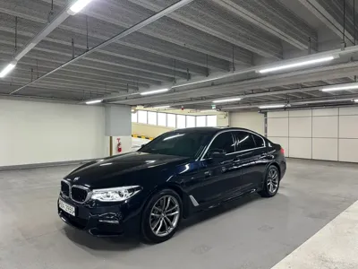 BMW 5-Series · 2018 год