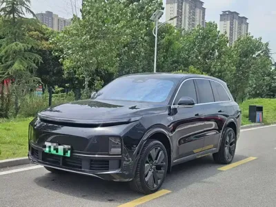 Li Auto Li L8 · 2024 год