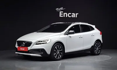 Volvo V40 · 2019 год