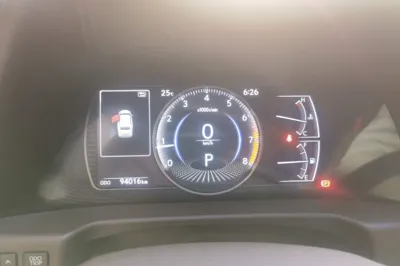 Lexus ES 2018, 94000 км, за 119032.44 CNY - фото 11