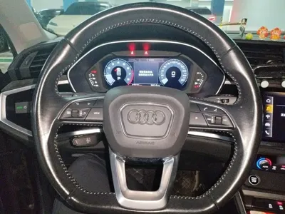 Audi Q3 2021, 57200 км, за 105100 CNY