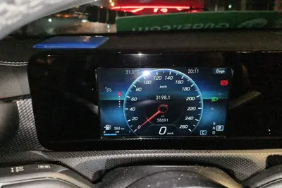 Mercedes-Benz A-Class 2019, 58600 км, за 83253.22 CNY - фото 11