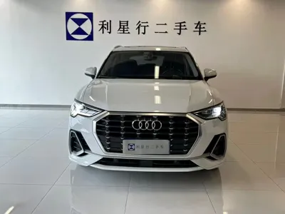 Audi Q3 2020, 67000 км, за 93800 CNY