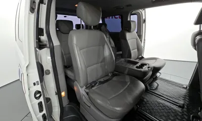 Hyundai Starex 2018, 149228 км, за 12500000 KRW - фото 11